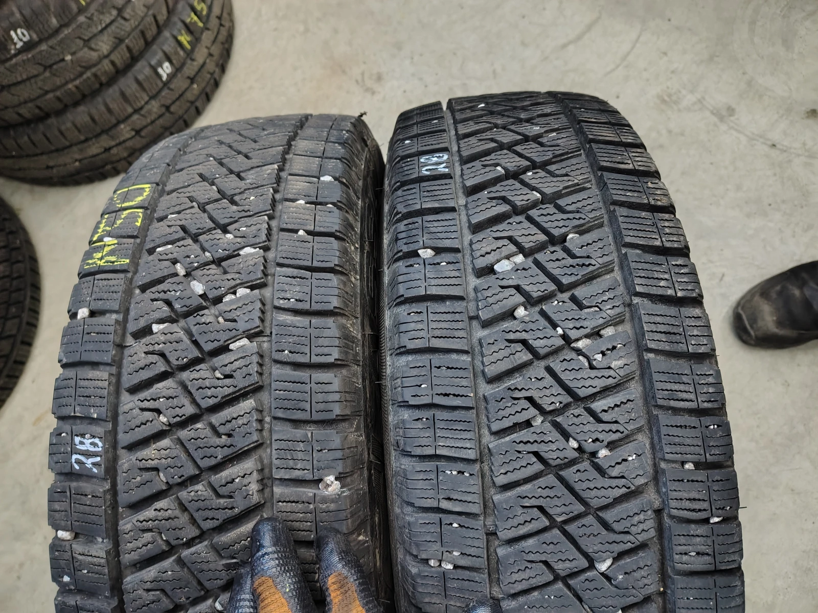 Гуми Зимни 215/70R15
