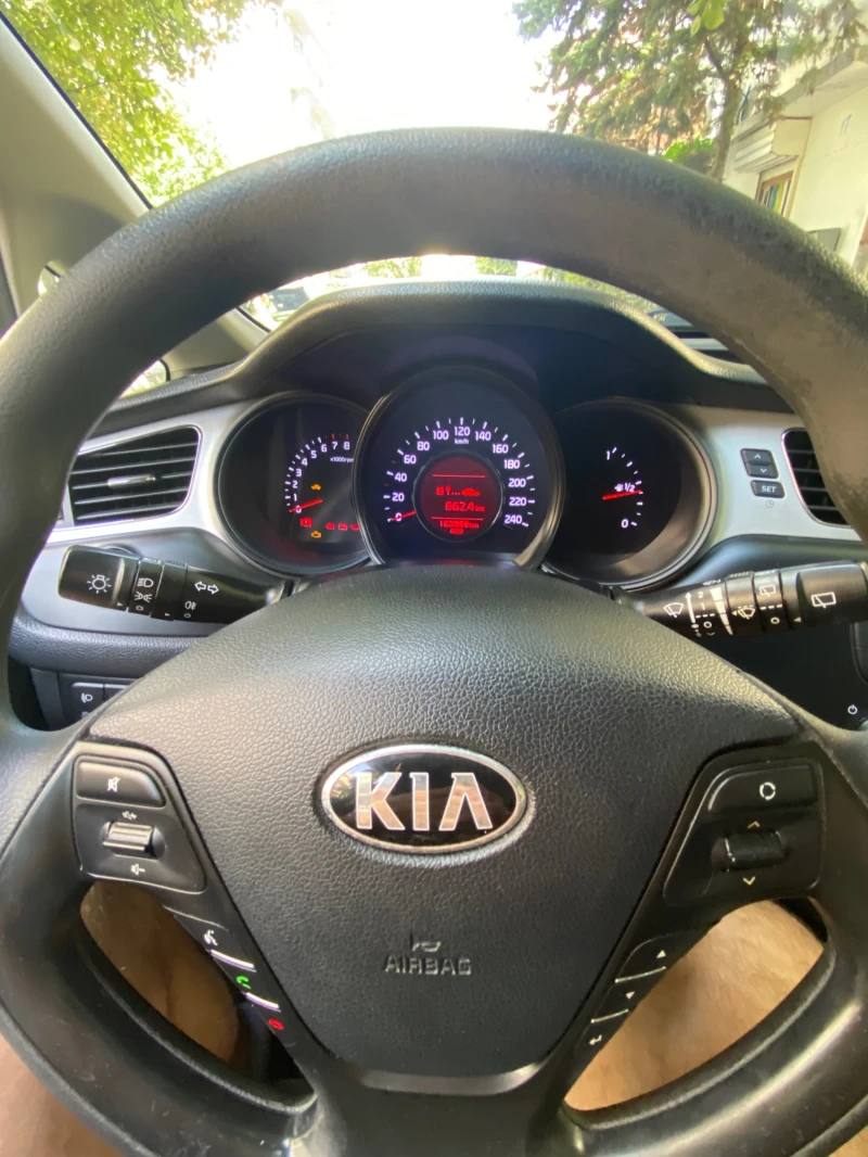 Kia Ceed, снимка 15 - Автомобили и джипове - 47467908