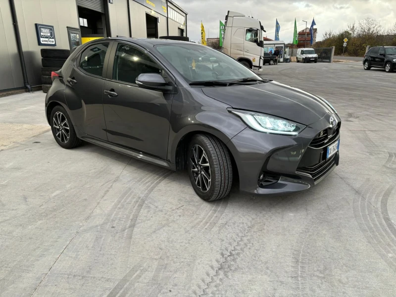 Toyota Yaris TOYOTA YARIS  HYBRID  2022, снимка 9 - Автомобили и джипове - 48120819