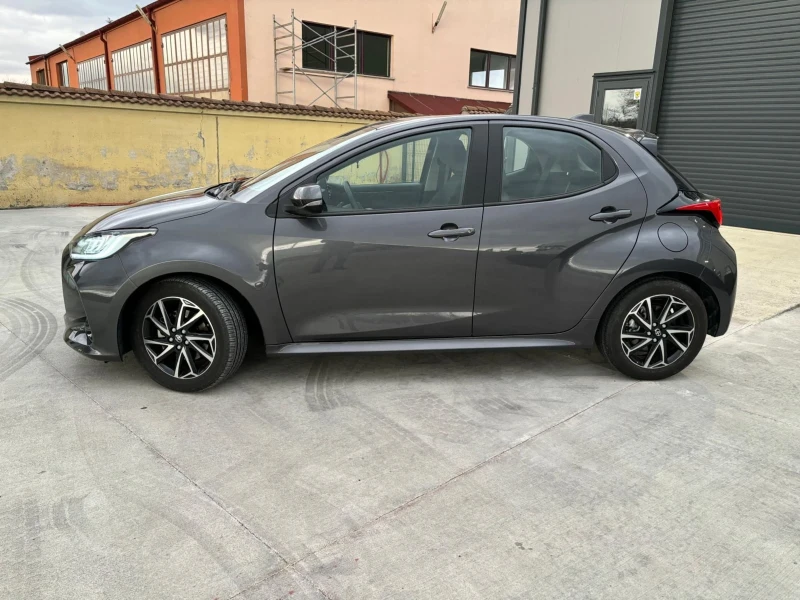 Toyota Yaris TOYOTA YARIS  HYBRID  2022, снимка 2 - Автомобили и джипове - 48120819