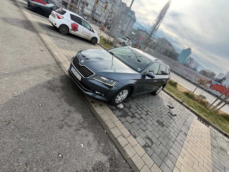 Skoda Superb, снимка 3 - Автомобили и джипове - 49425027