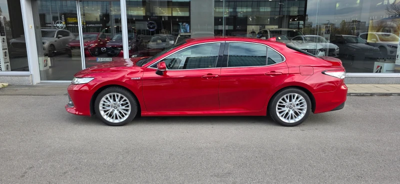 Toyota Camry LUXURY, снимка 2 - Автомобили и джипове - 52549643