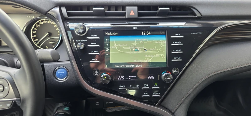 Toyota Camry LUXURY, снимка 11 - Автомобили и джипове - 52549643