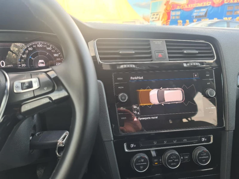VW Golf 1.6 TDI DSG HIGHLINE, снимка 14 - Автомобили и джипове - 52579332