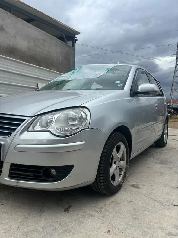 VW Polo, снимка 2 - Автомобили и джипове - 48069527