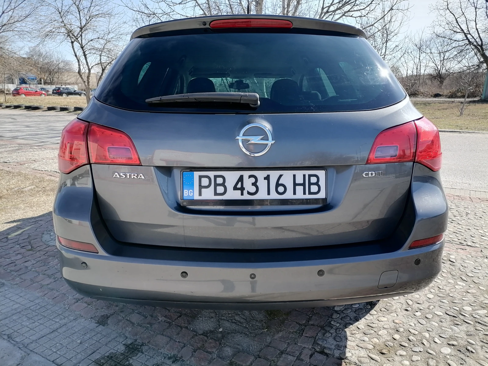 Opel Astra Sports Tourer - изображение 2