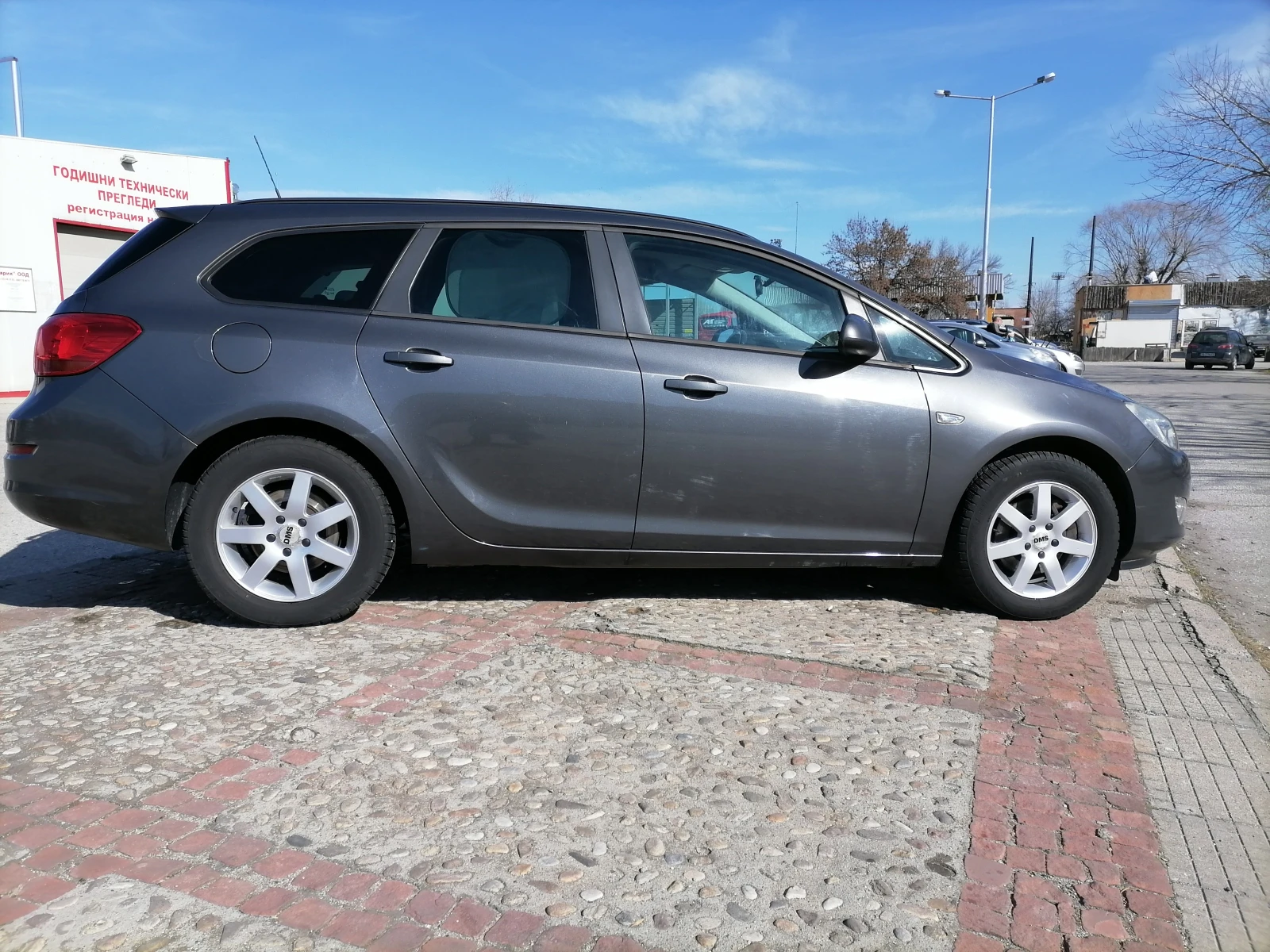 Opel Astra Sports Tourer - изображение 3