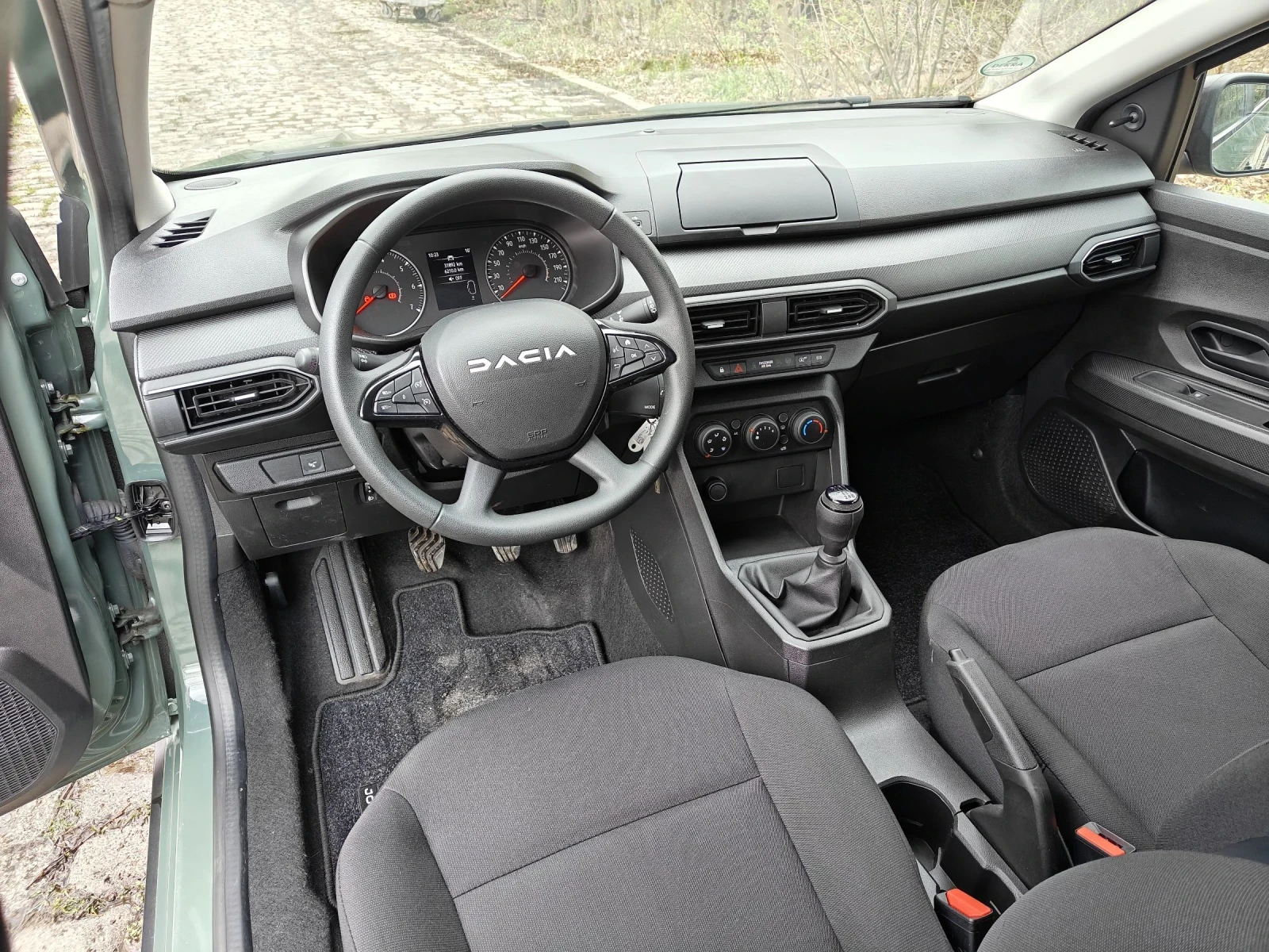Dacia Jogger 1.0i 110к.с - изображение 7