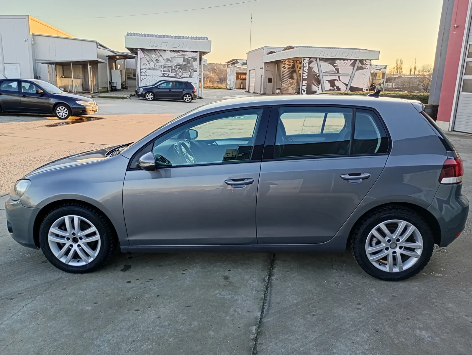 VW Golf Hi line 2.0tdi - изображение 7