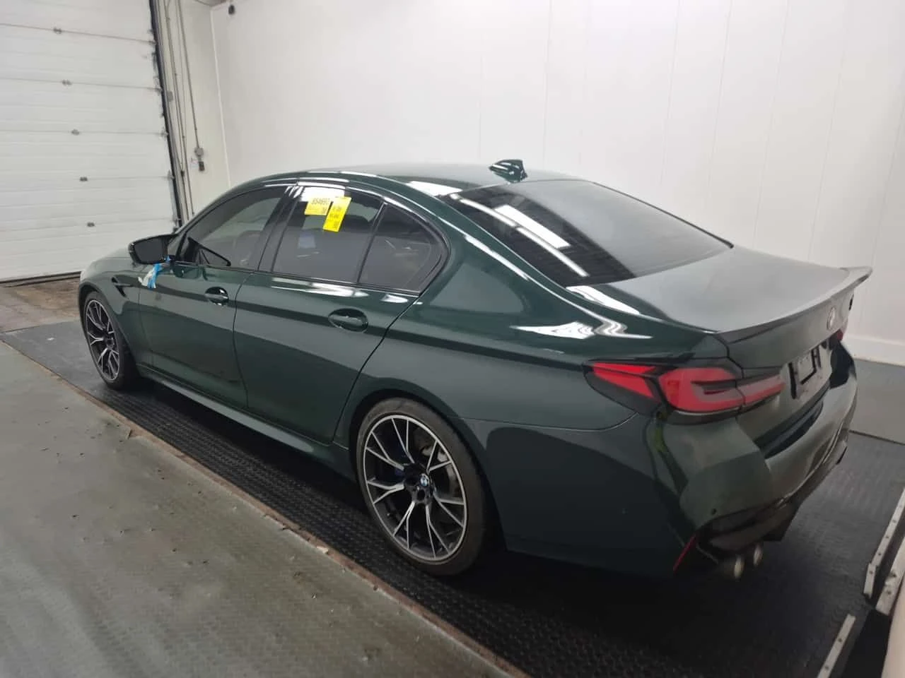 BMW M5 * COMP* Дистроник* Смарт Ключ* Harman Kardon* , снимка 4 - Автомобили и джипове - 53819896