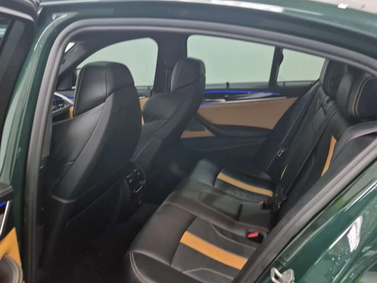 BMW M5 * COMP* Дистроник* Смарт Ключ* Harman Kardon* , снимка 13 - Автомобили и джипове - 53819896