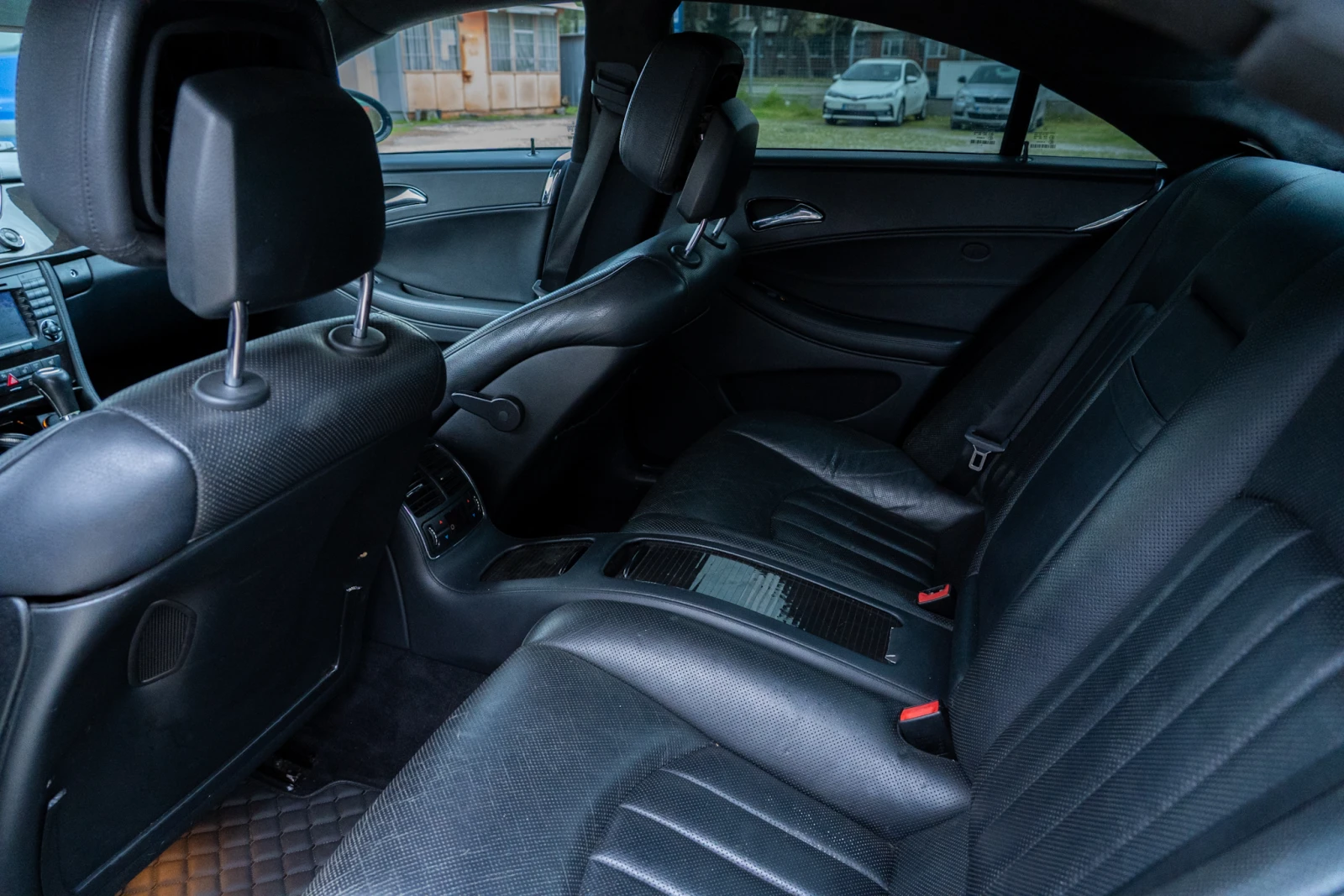 Mercedes-Benz CLS 500 AMG, снимка 9 - Автомобили и джипове - 54210672