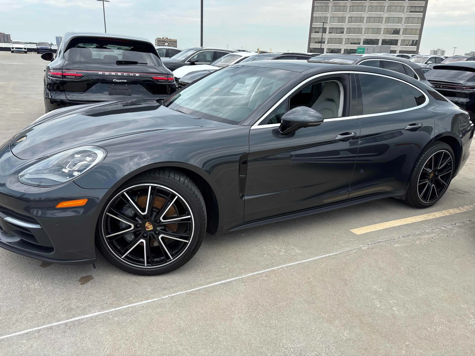Porsche Panamera Продава се от Порше / Чист доклад без щети / Екстр, снимка 2 - Автомобили и джипове - 54880177