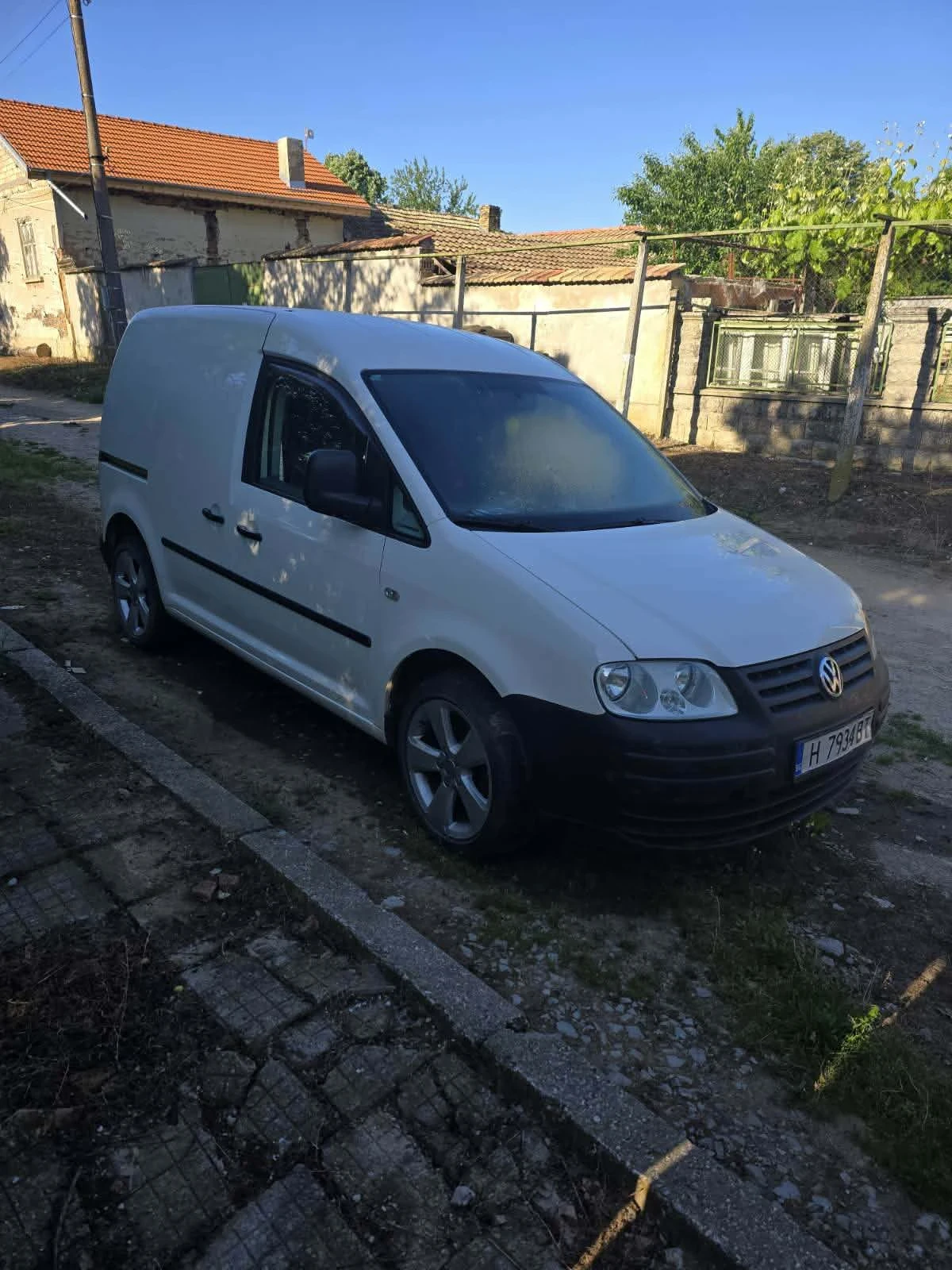VW Caddy, снимка 4 - Автомобили и джипове - 55013315
