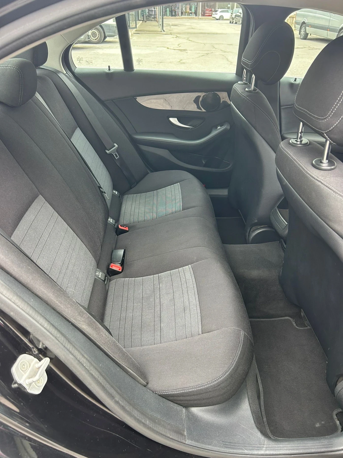 Mercedes-Benz C 220, снимка 7 - Автомобили и джипове - 55021839