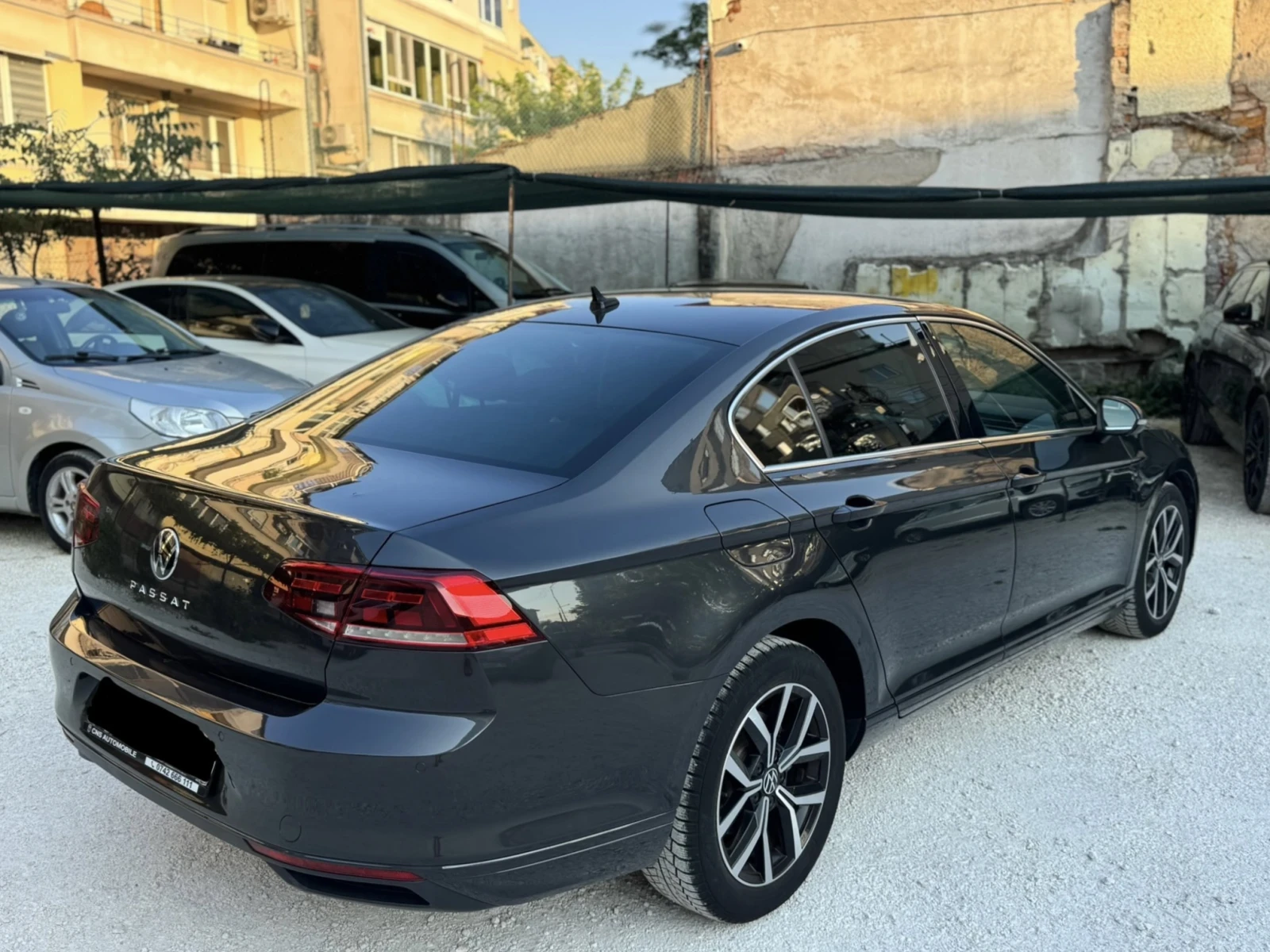 VW Passat FACE 2.0TDI DSG DISTR* LineAssist, снимка 3 - Автомобили и джипове - 55064040