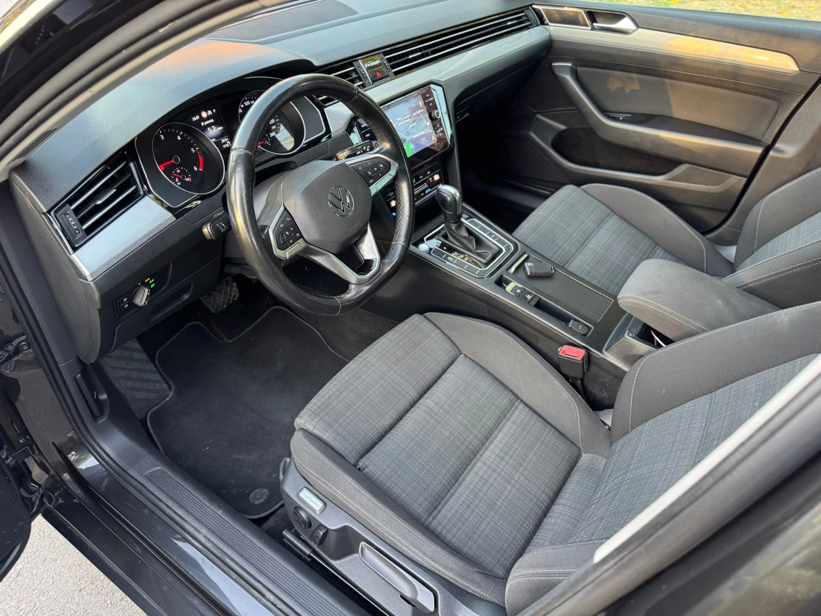 VW Passat FACE 2.0TDI DSG DISTR* LineAssist | Mobile.bg � ����������� 7