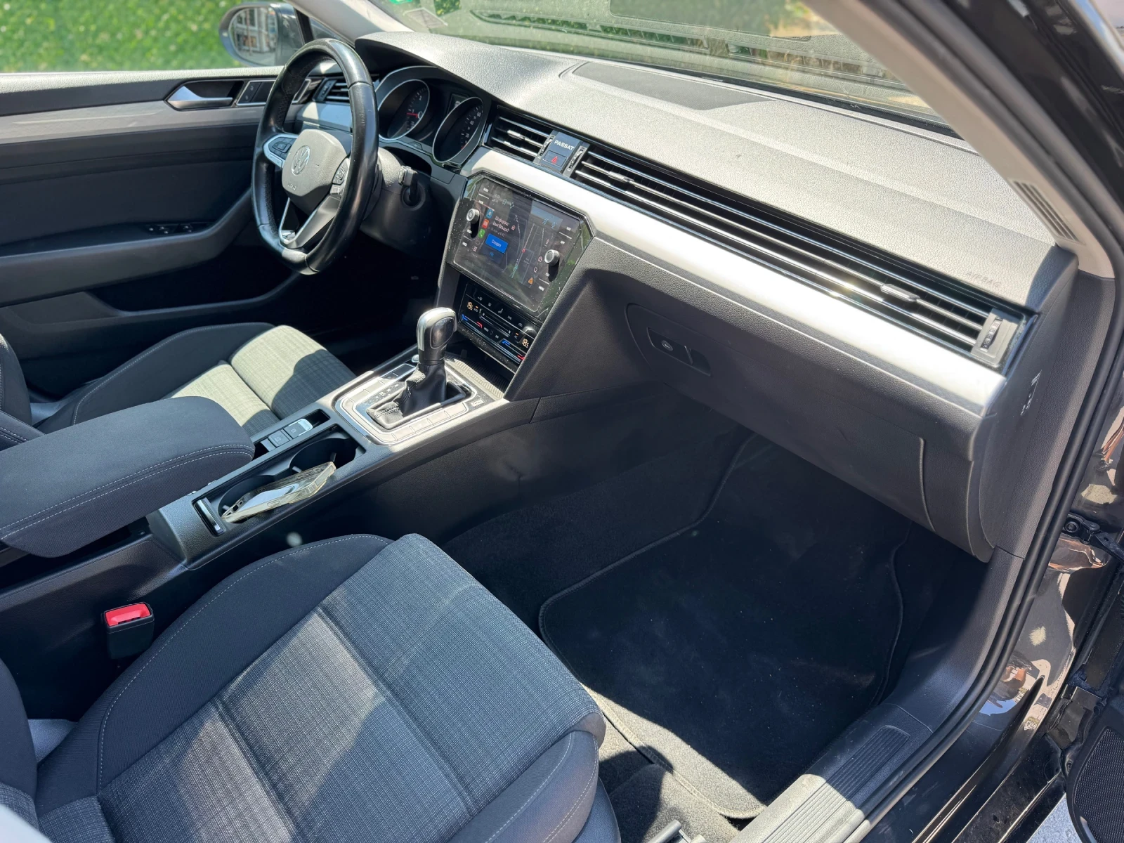 VW Passat FACE 2.0TDI DSG DISTR* LineAssist, снимка 7 - Автомобили и джипове - 55064040