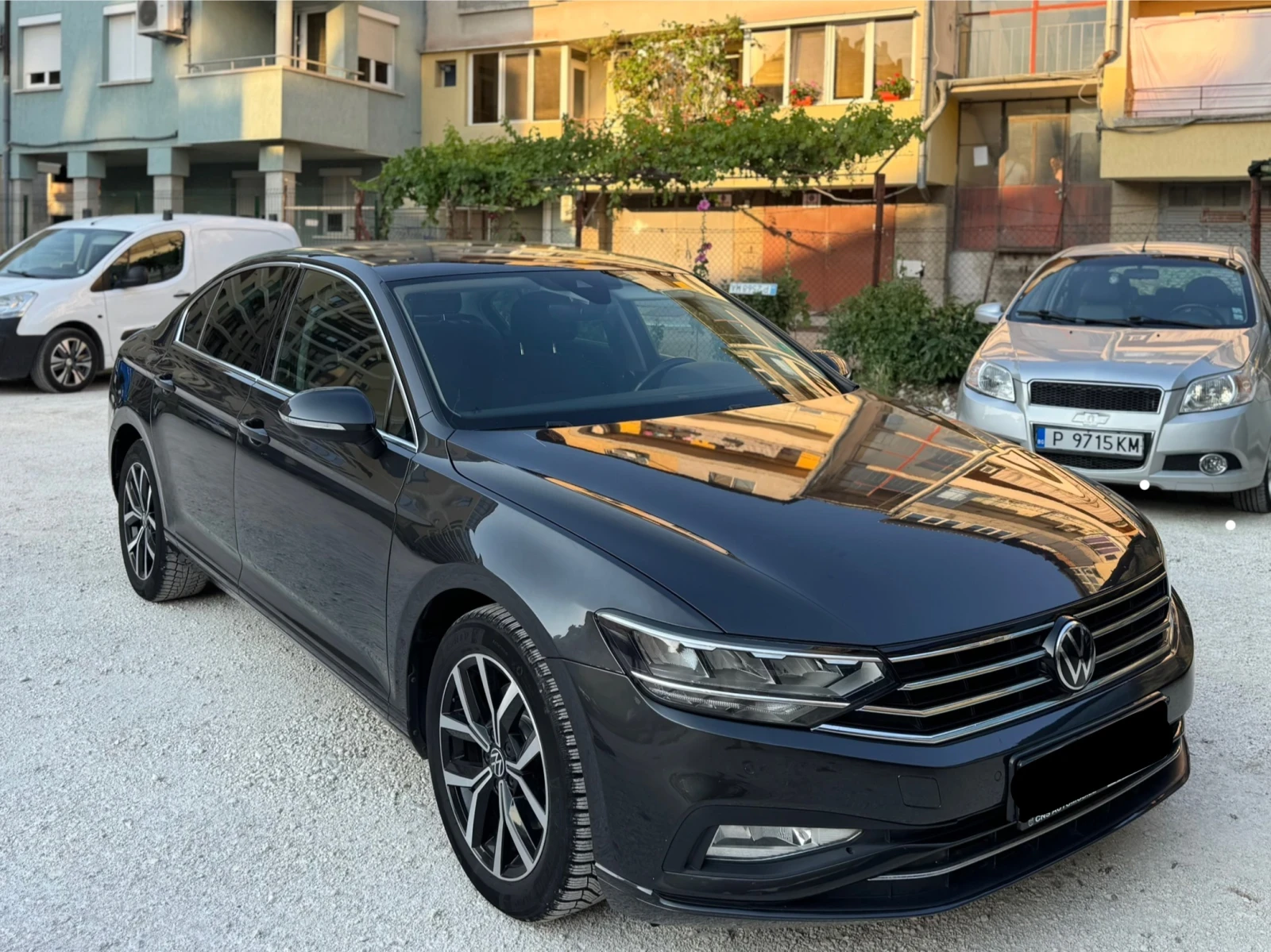 VW Passat FACE 2.0TDI DSG DISTR* LineAssist, снимка 2 - Автомобили и джипове - 55064040