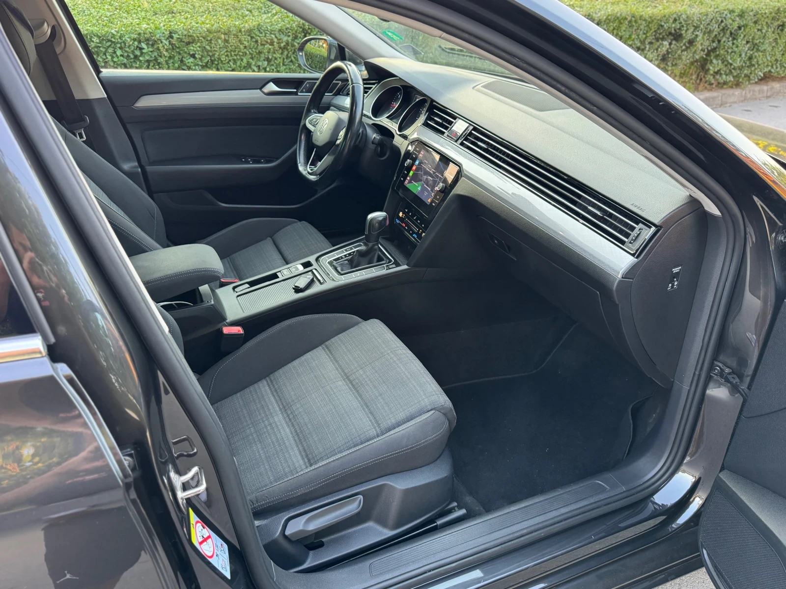 VW Passat FACE 2.0TDI DSG DISTR* LineAssist | Mobile.bg � ����������� 9