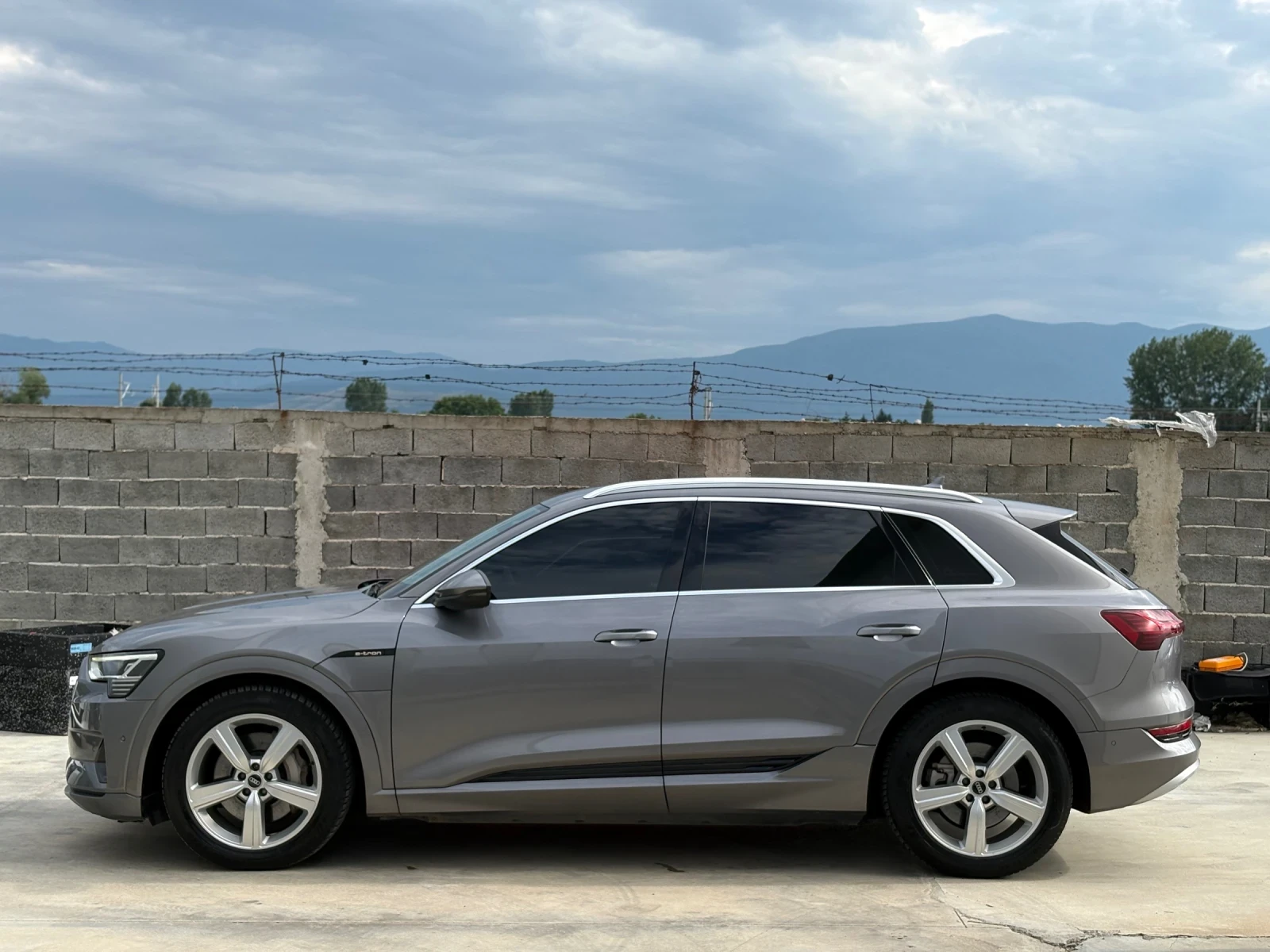 Audi E-Tron 50 Quattro 71 kWh 313��  | Mobile.bg � ����������� 7