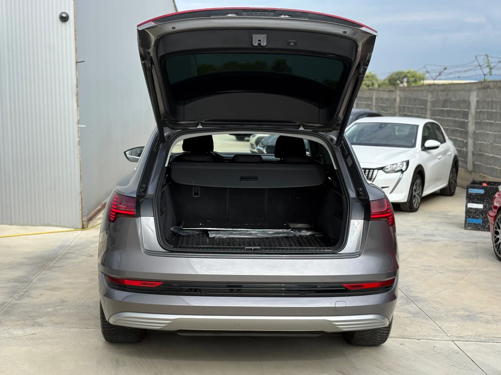 Audi E-Tron 50 Quattro 71 kWh 313��  | Mobile.bg � ����������� 8