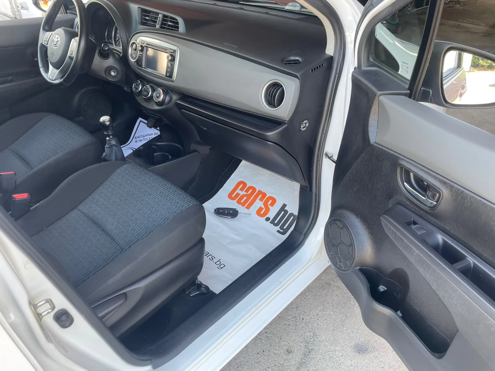 Toyota Yaris 1.4 D4D 90кс, снимка 15 - Автомобили и джипове - 55415845