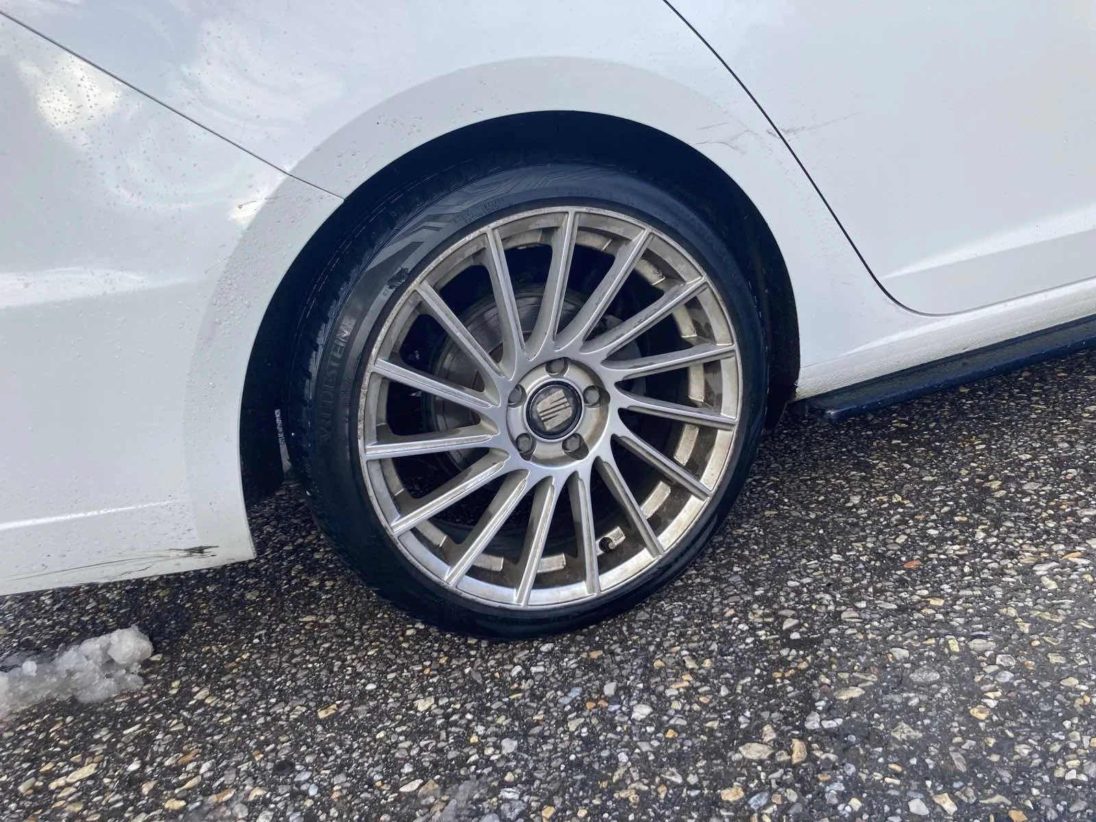 Seat Leon, снимка 10 - Автомобили и джипове - 55480832