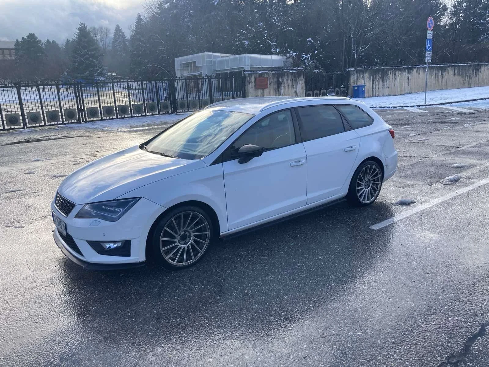 Seat Leon, снимка 4 - Автомобили и джипове - 55480832