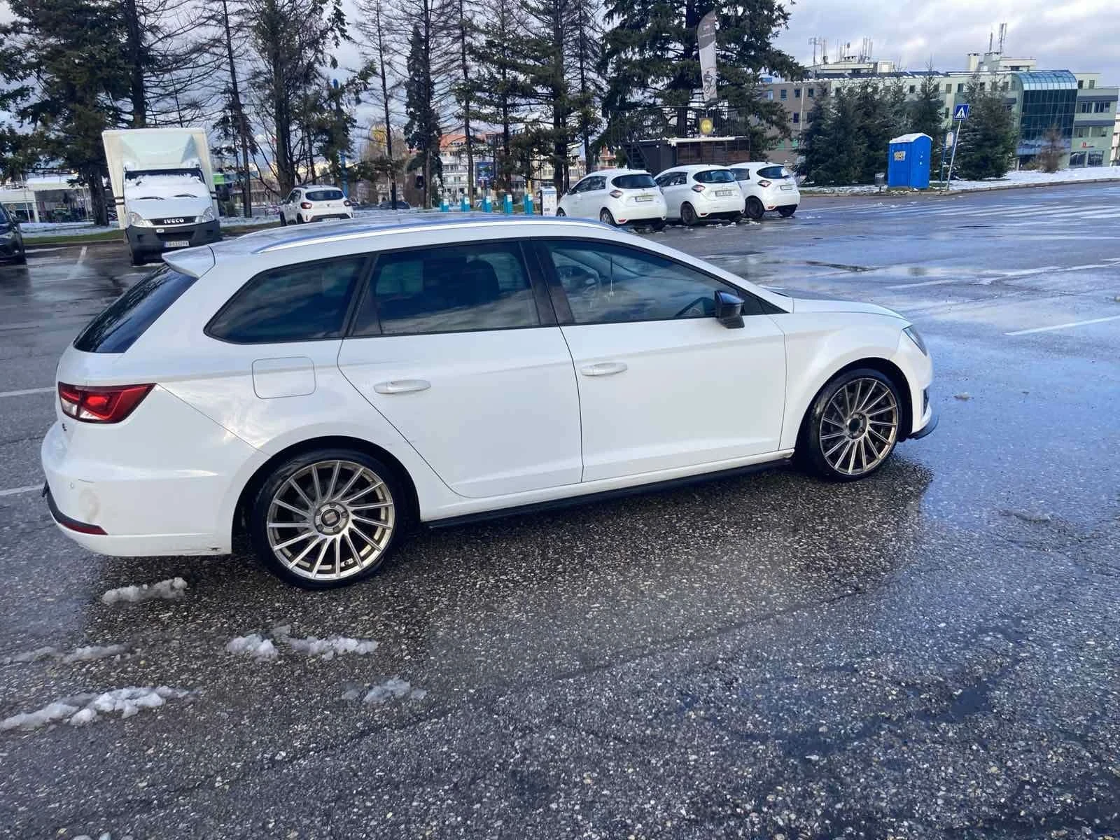Seat Leon, снимка 12 - Автомобили и джипове - 55480832