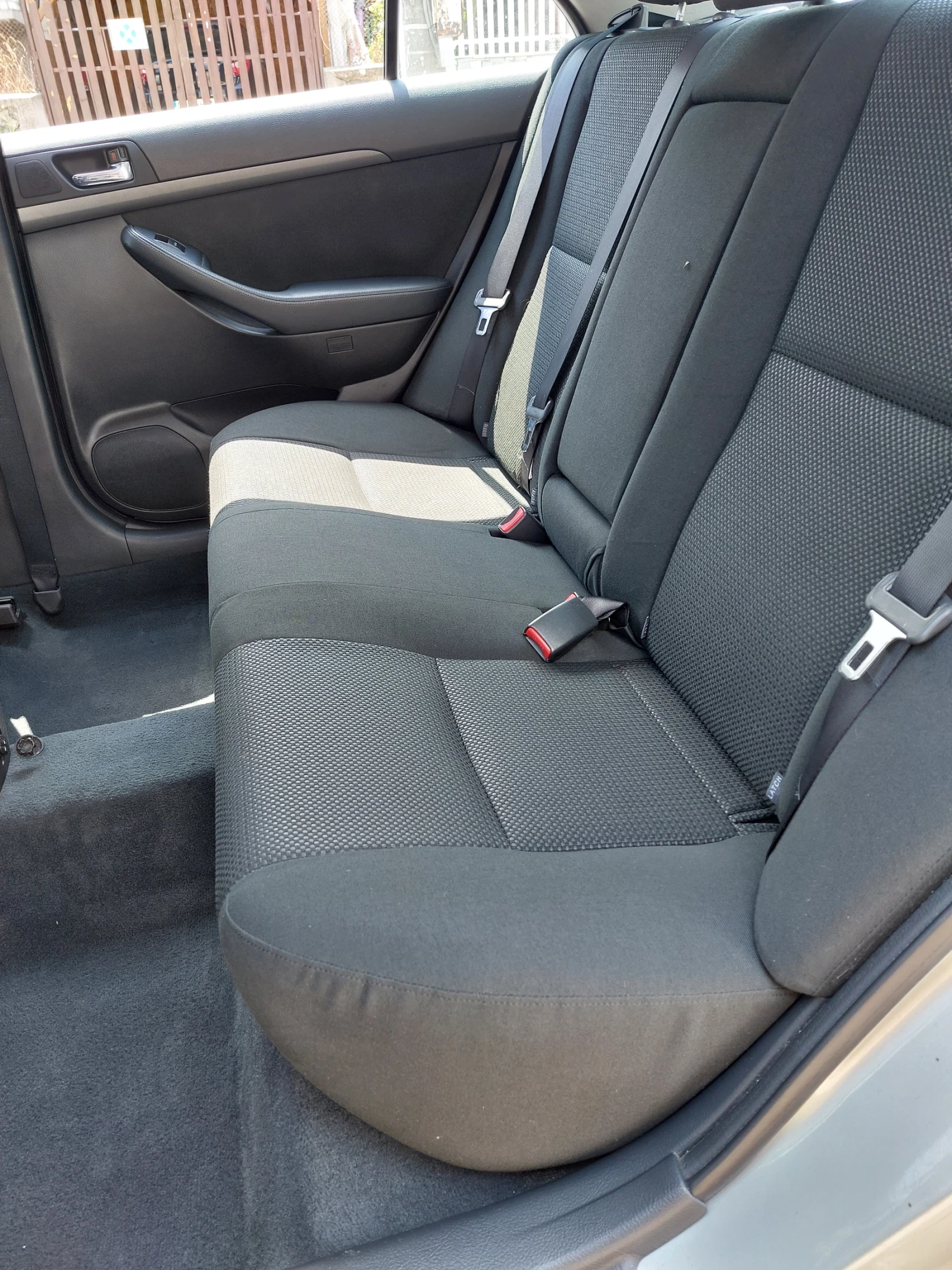Toyota Avensis 2.0 D-4D 116 к.с., снимка 11 - Автомобили и джипове - 55597110