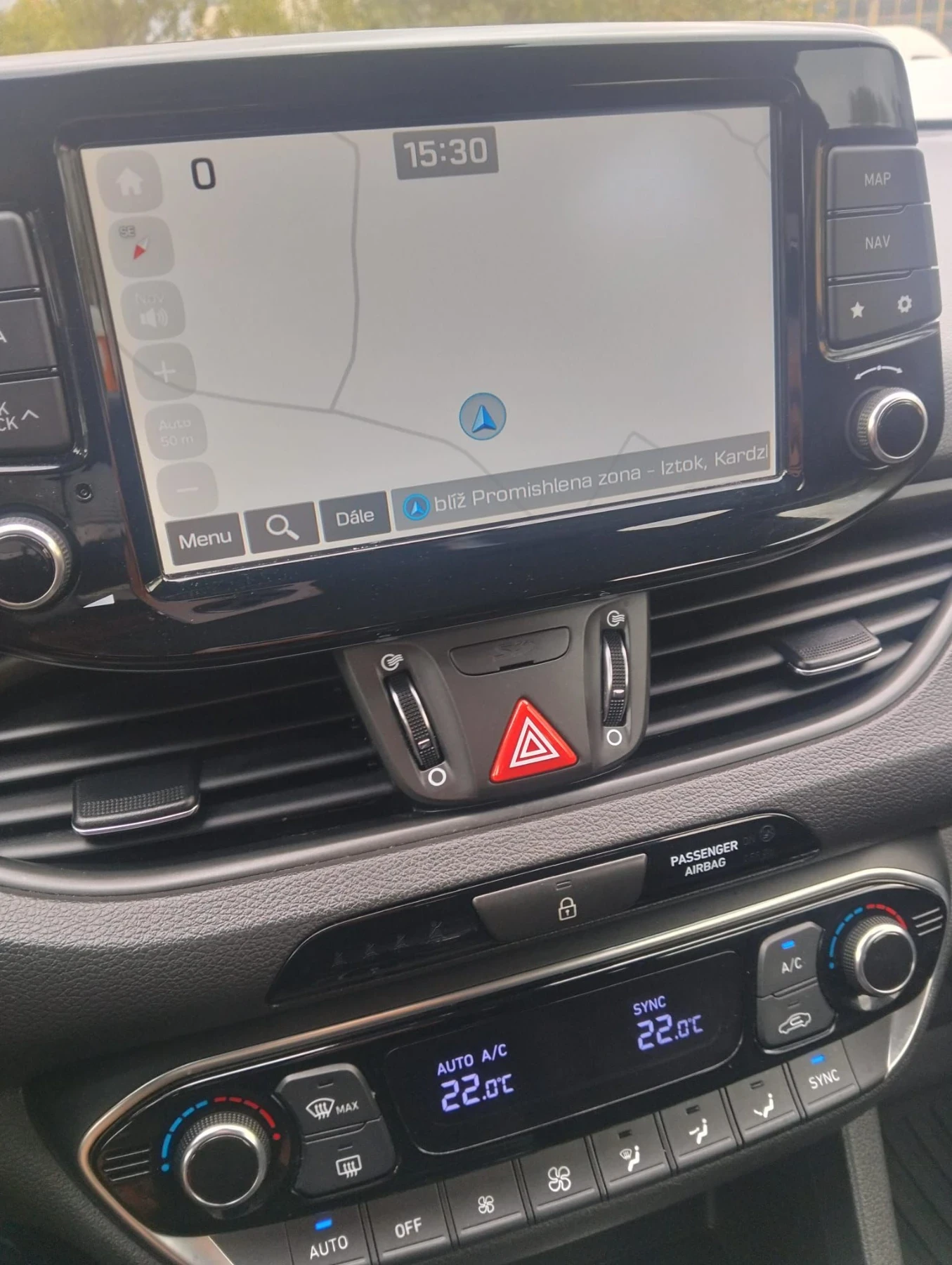 Hyundai I30 Автомат-подгрев-камера-нави-кей лесс, снимка 9 - Автомобили и джипове - 56235804