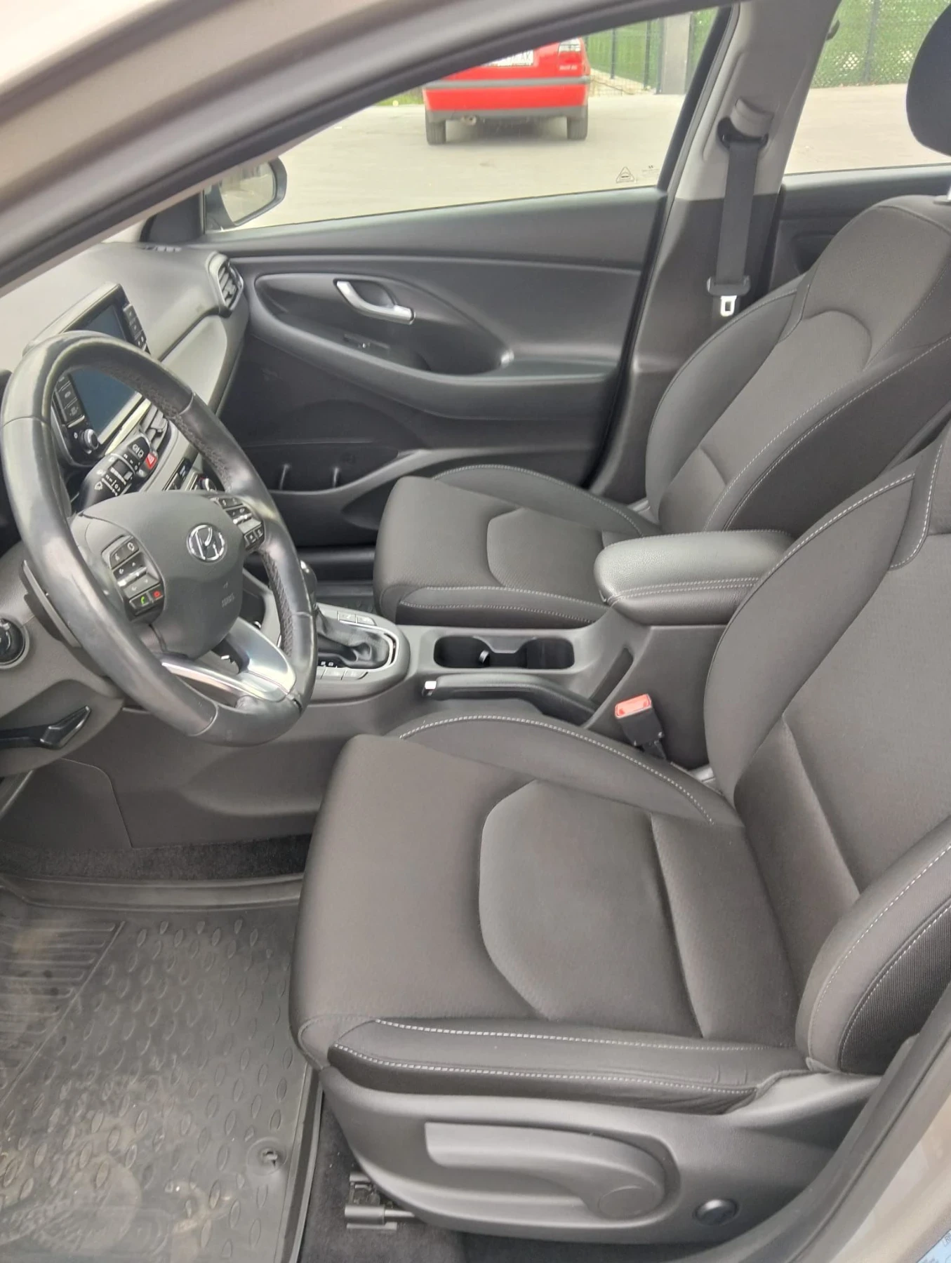 Hyundai I30 Автомат-подгрев-камера-нави-кей лесс, снимка 5 - Автомобили и джипове - 56235804