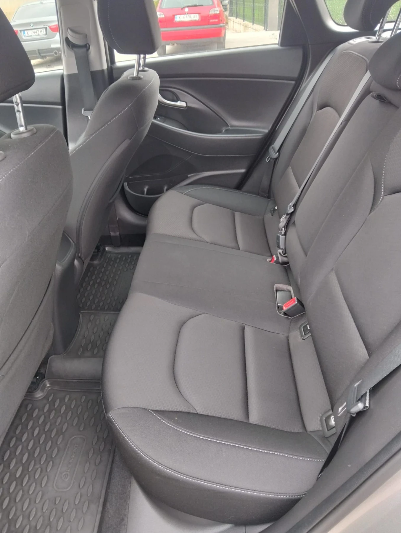 Hyundai I30 Автомат-подгрев-камера-нави-кей лесс, снимка 6 - Автомобили и джипове - 56235804