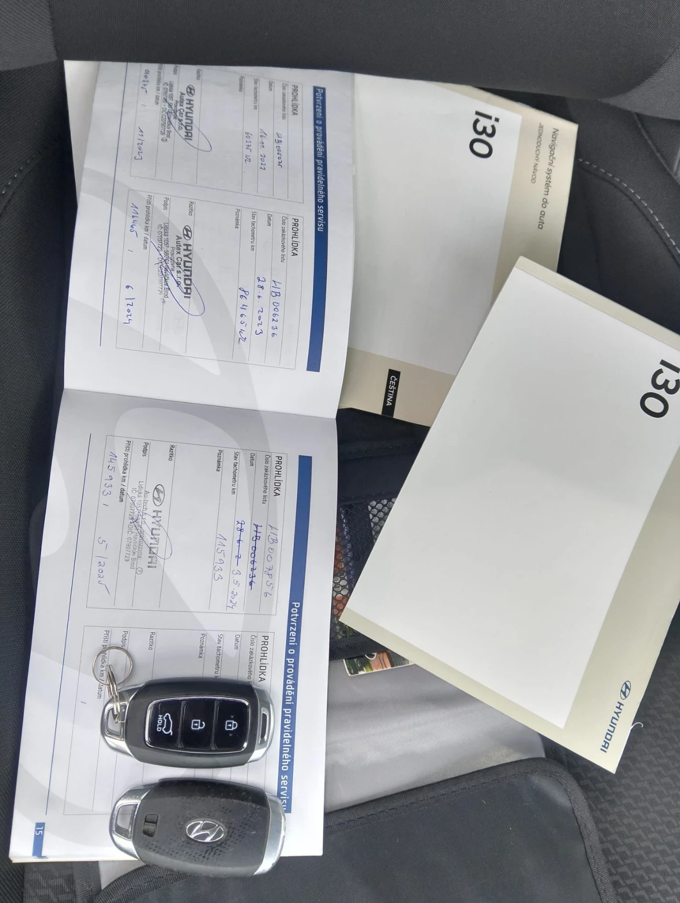 Hyundai I30 Автомат-подгрев-камера-нави-кей лесс, снимка 8 - Автомобили и джипове - 56235804