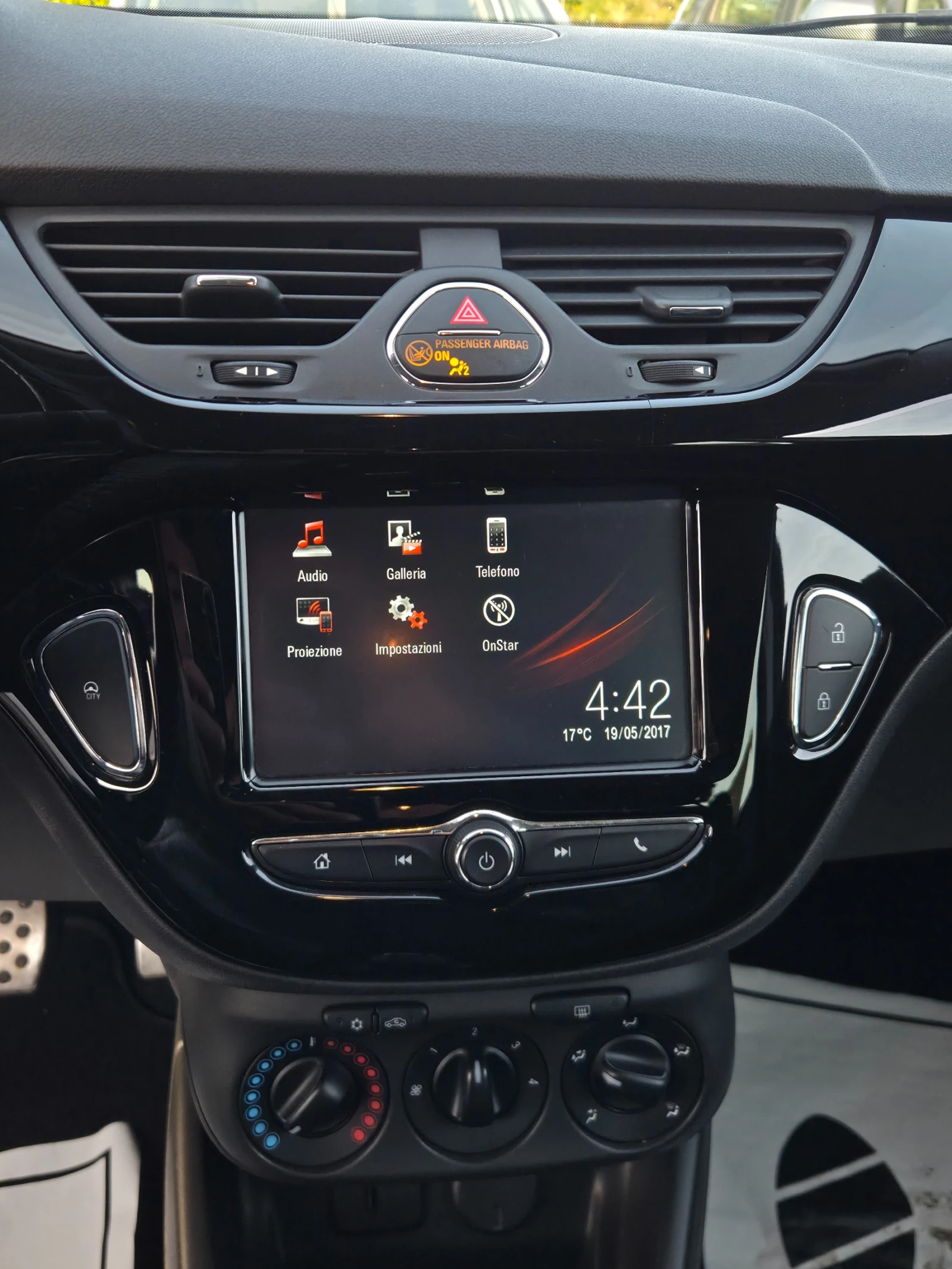 Opel Corsa 1.3CDTi COSMO* Безупречна* , снимка 12 - Автомобили и джипове - 56333485