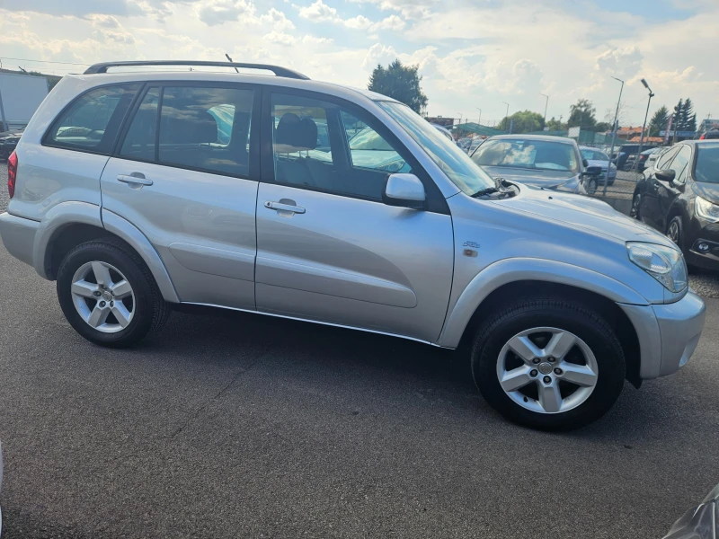 Toyota Rav4 2.0D4D 4X4  , снимка 3 - Автомобили и джипове - 46982383