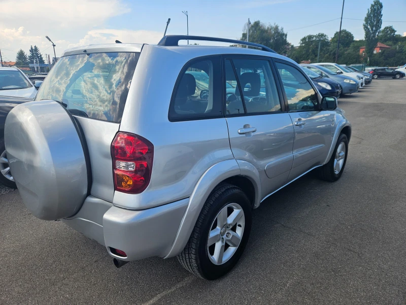 Toyota Rav4 2.0D4D 4X4  , снимка 4 - Автомобили и джипове - 46982383