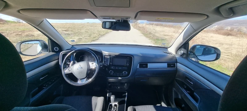 Mitsubishi Outlander, снимка 8 - Автомобили и джипове - 48676989