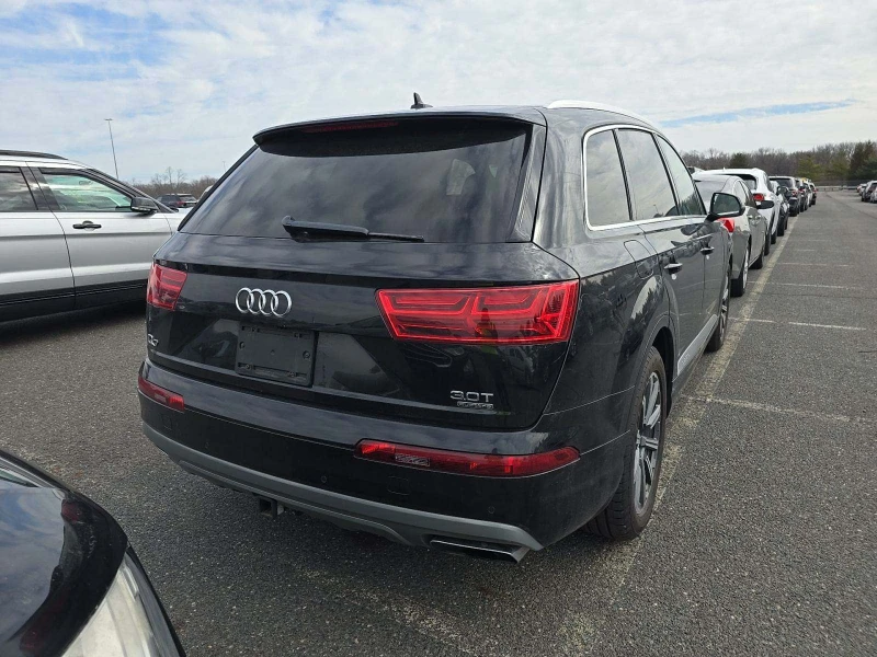 Audi Q7 Prestige Подгреви Обдухване Heads-up Дистроник, снимка 3 - Автомобили и джипове - 49297487