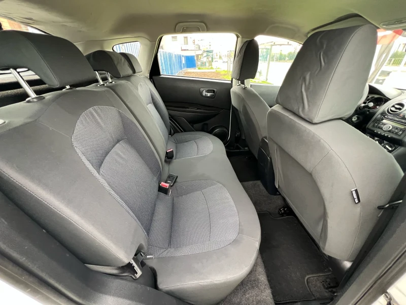 Nissan Qashqai 1.6i/РЕАЛНИ КМ ! ! ! , снимка 11 - Автомобили и джипове - 49965237