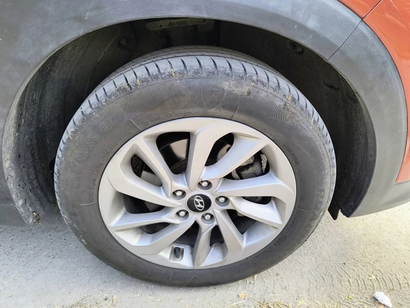 Hyundai Tucson, снимка 6 - Автомобили и джипове - 50730333