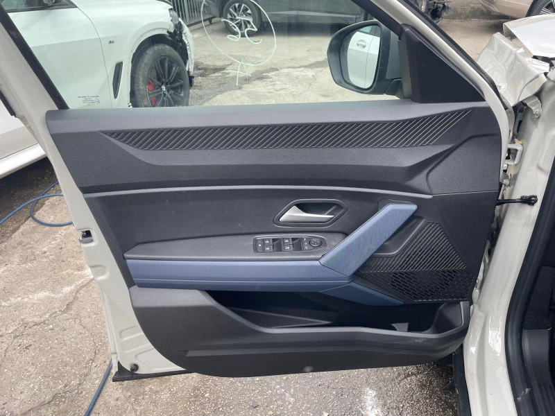 Dacia Duster 1.6 hybrid AUTO, снимка 16 - Автомобили и джипове - 52487931