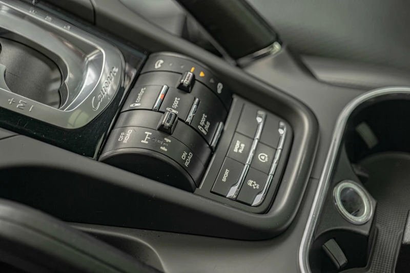 Porsche Cayenne 4.2TDI/PDLS/PCM/Chrono/Sport-Edition/Подгрев, снимка 10 - Автомобили и джипове - 52298281