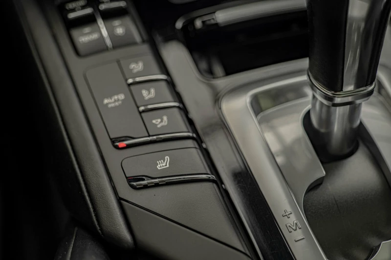 Porsche Cayenne 4.2TDI/PDLS/PCM/Chrono/Sport-Edition/Подгрев, снимка 12 - Автомобили и джипове - 52298281