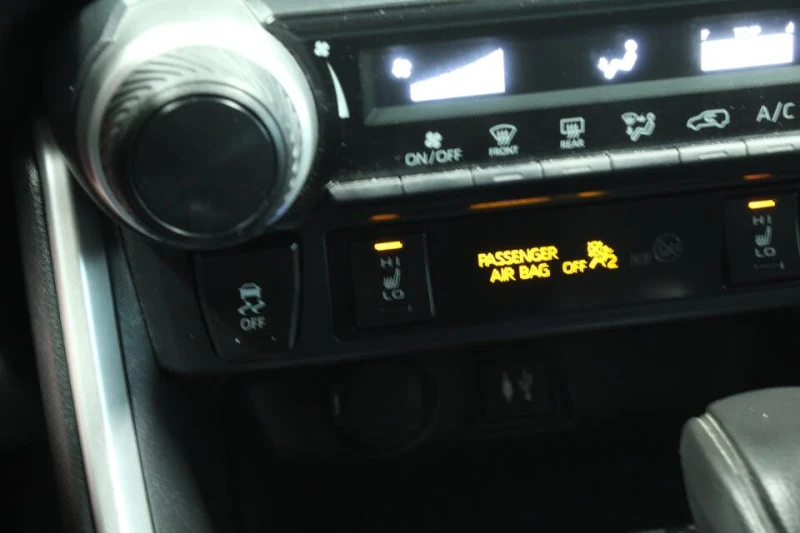 Toyota Rav4 LE* КАМЕРА* ПОДГРЕВ, снимка 8 - Автомобили и джипове - 53126033