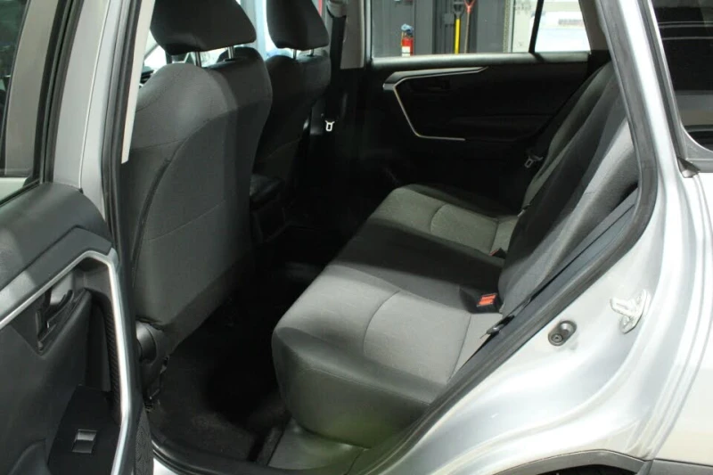 Toyota Rav4 LE* КАМЕРА* ПОДГРЕВ, снимка 9 - Автомобили и джипове - 53126033