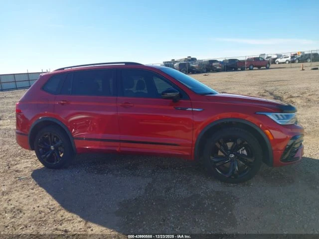VW Tiguan * R-LINE* КОЖА* ПОДГРЕВ* ПАНОРАМА* , снимка 11 - Автомобили и джипове - 53937526