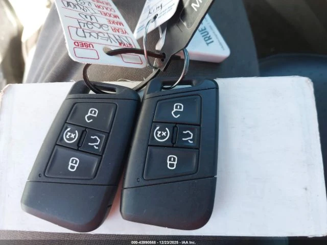 VW Tiguan * R-LINE* КОЖА* ПОДГРЕВ* ПАНОРАМА* , снимка 9 - Автомобили и джипове - 53937526