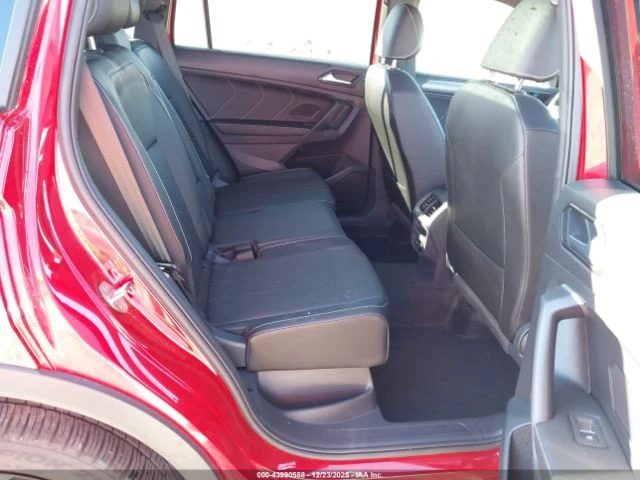 VW Tiguan * R-LINE* КОЖА* ПОДГРЕВ* ПАНОРАМА* , снимка 7 - Автомобили и джипове - 53937526